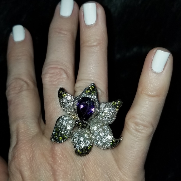 Rhodium and crystal orchid ring- adjustable 6 to 8 - Picture 2 of 4